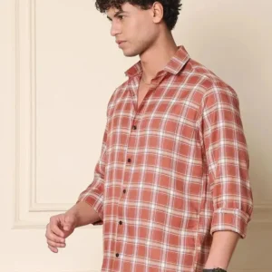 Men Regular Fit Solid Spread Collar Casual Shirt